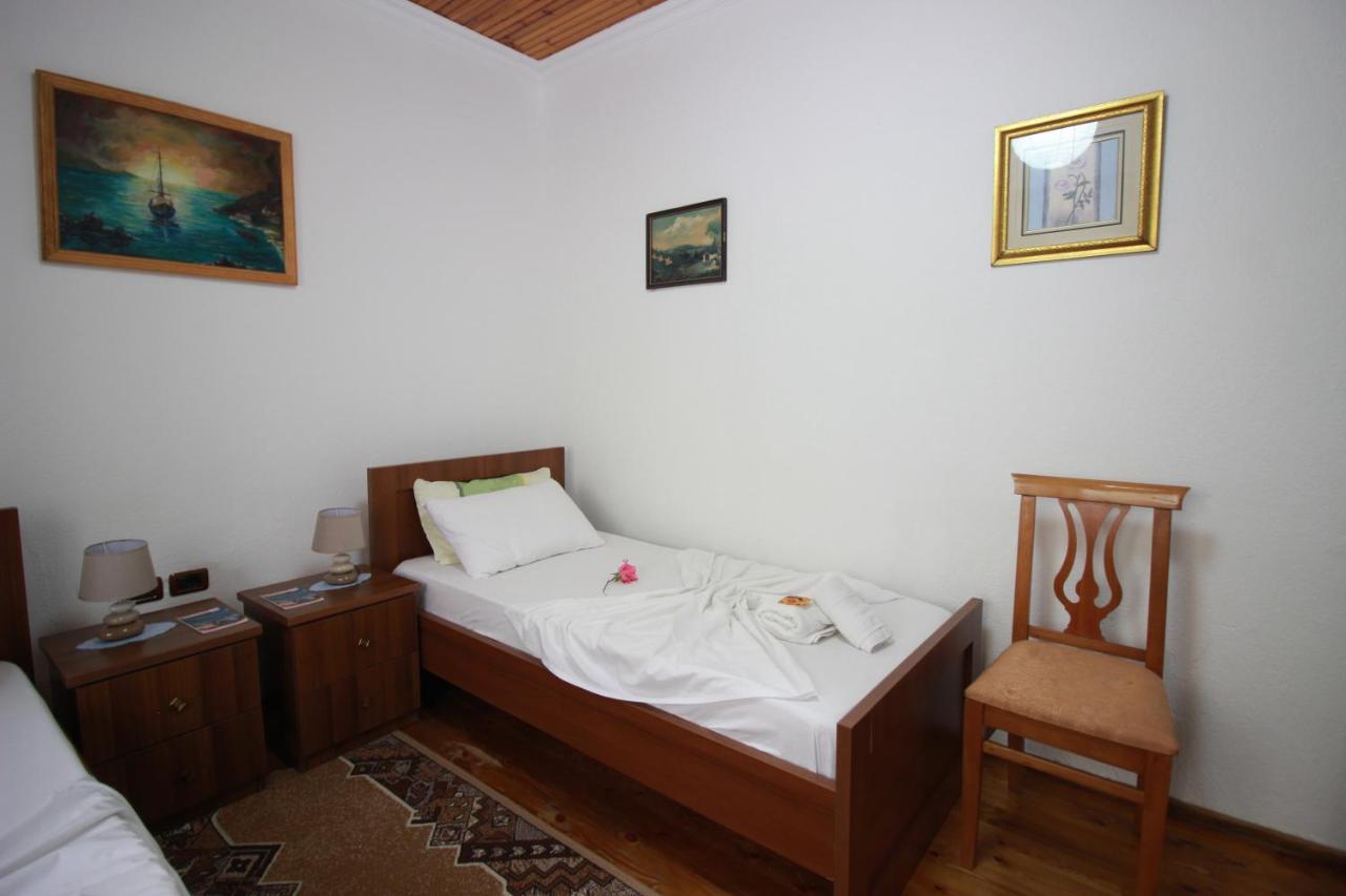 Grandma'S Home Gjirokaster Exterior photo