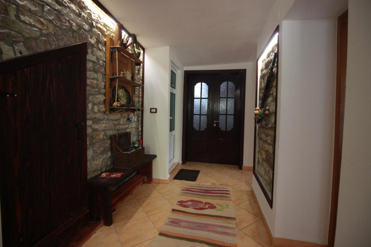 Grandma'S Home Gjirokaster Exterior photo