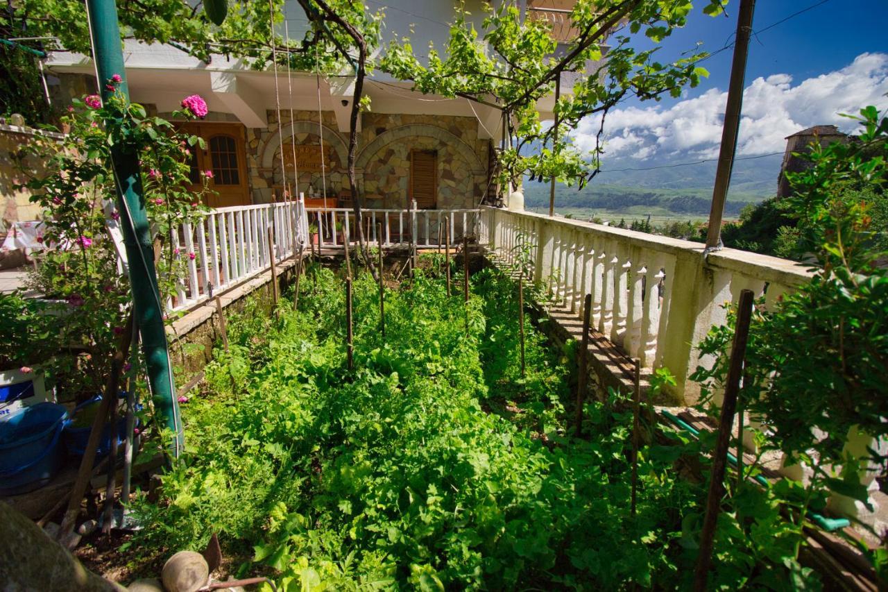 Grandma'S Home Gjirokaster Exterior photo