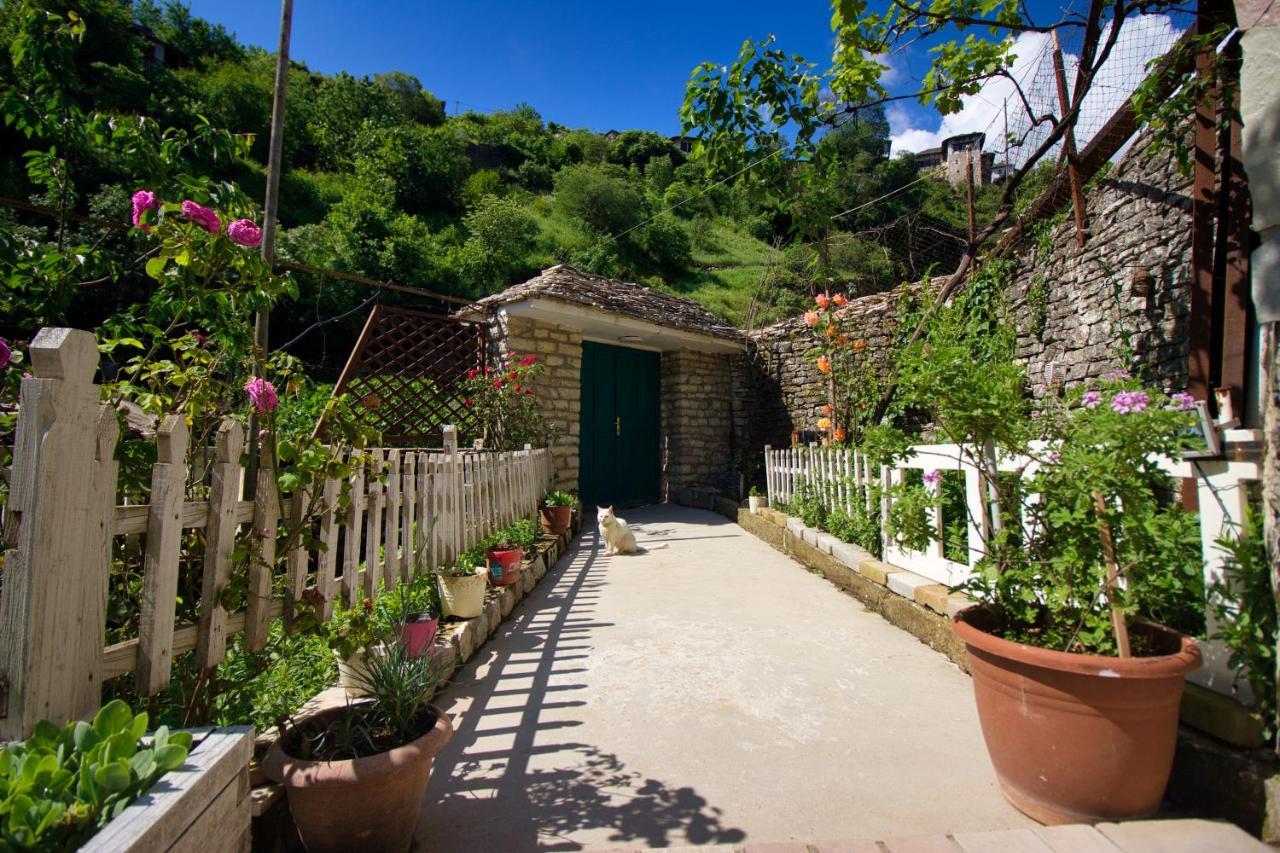 Grandma'S Home Gjirokaster Exterior photo