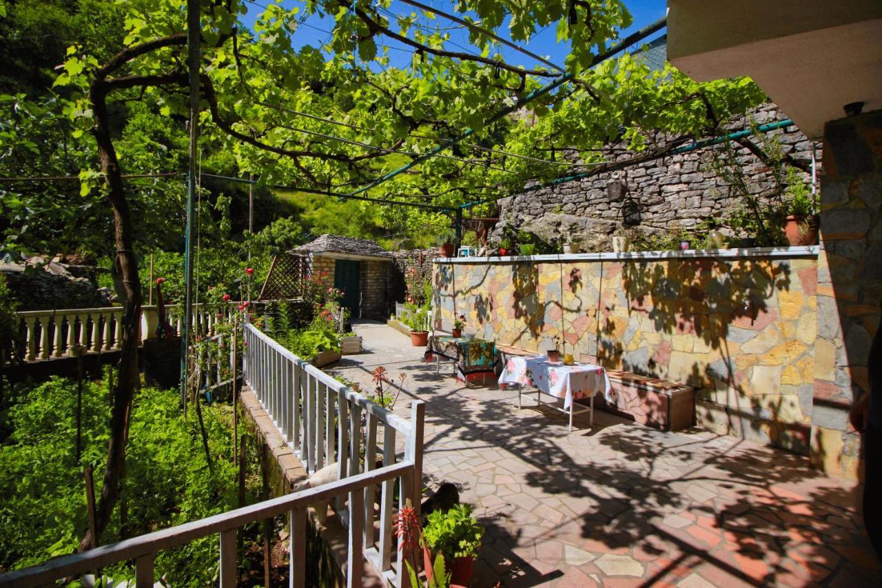 Grandma'S Home Gjirokaster Exterior photo