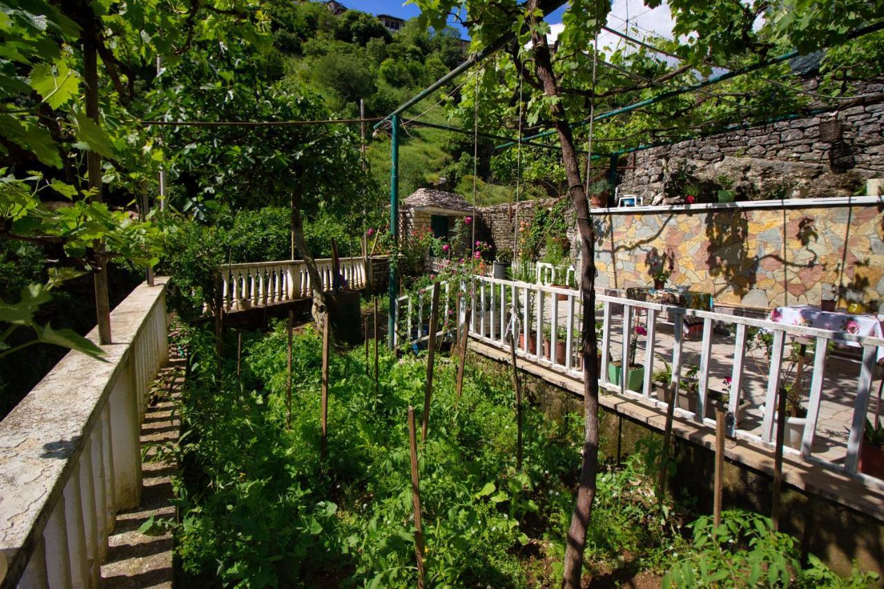 Grandma'S Home Gjirokaster Exterior photo